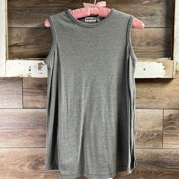 Words Out Maternity 2 pc Blouse Set, Gray Button Up and Gray Tank, Size L - Picture 3 of 6